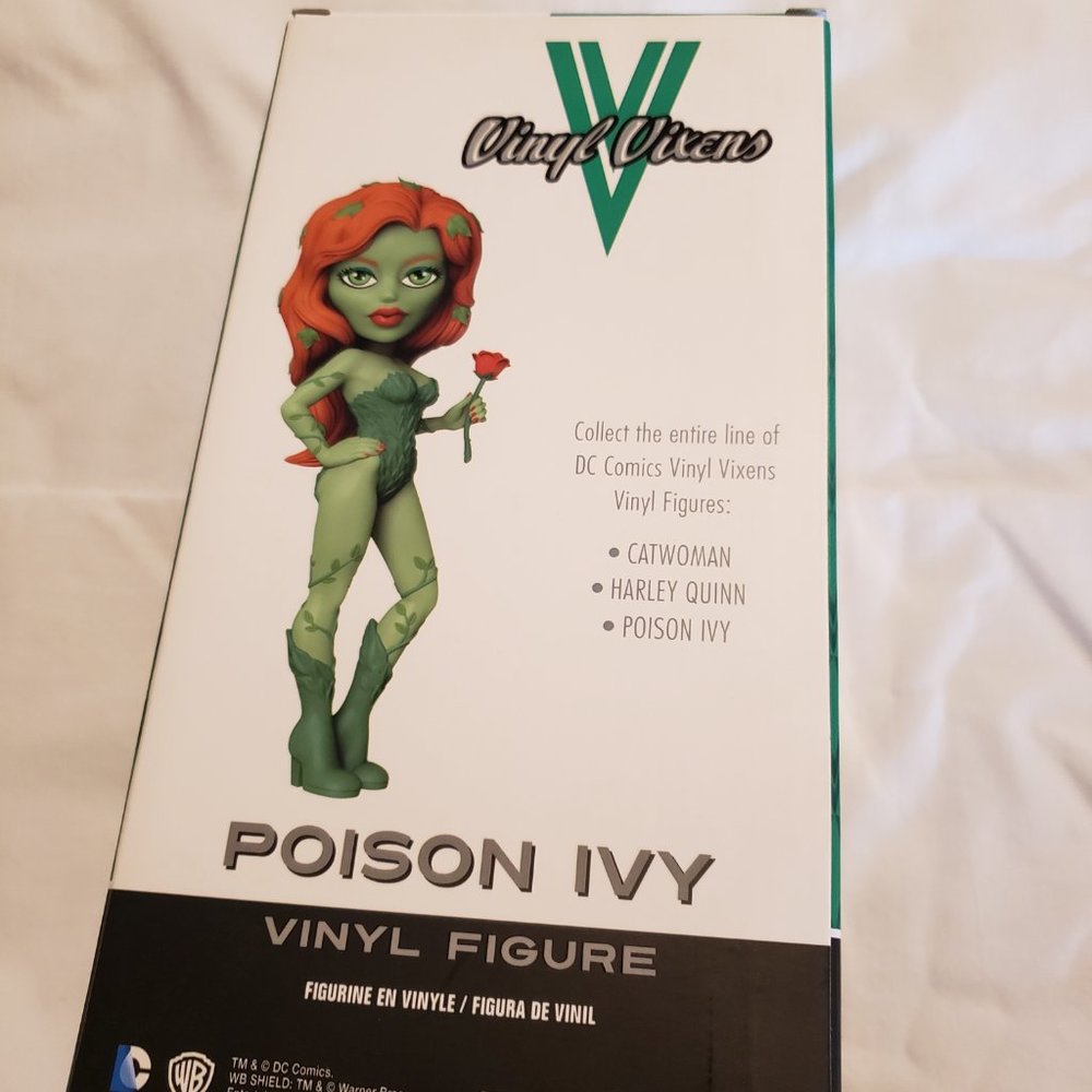 Viynyl Vixen Poison Ivy - Picture 3 of 4